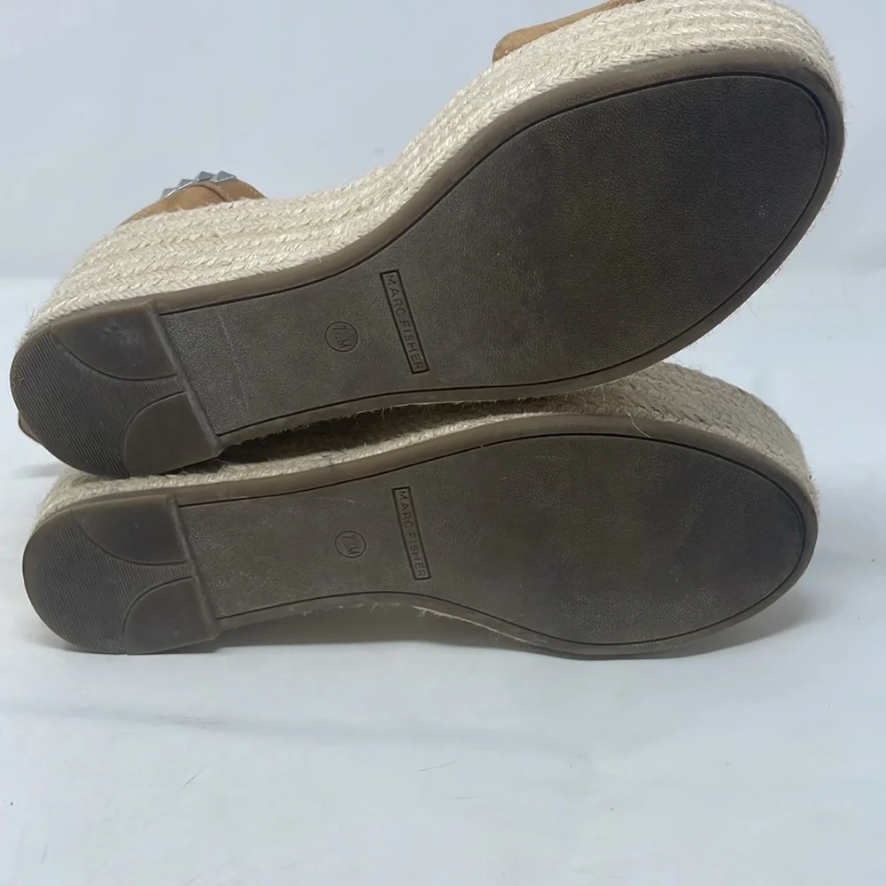 Marc Fisher Brown Suede Platform Studded Sandals Size 7.5 Excellent Condition